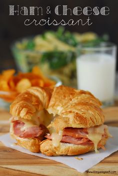 CROISSANT JAMON Y QUESO Banner